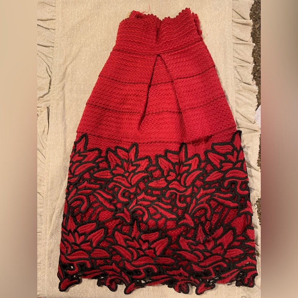 Red with black lace bubble skirt with gold zipper. Mini skirt and high waisted.